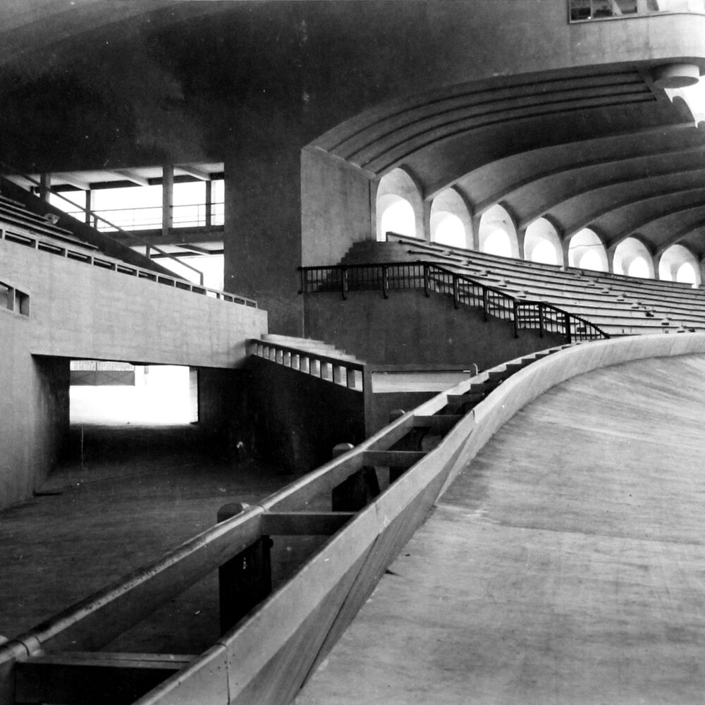 tribune et piste de vélodrome, après livraison, vers 1932_ABM