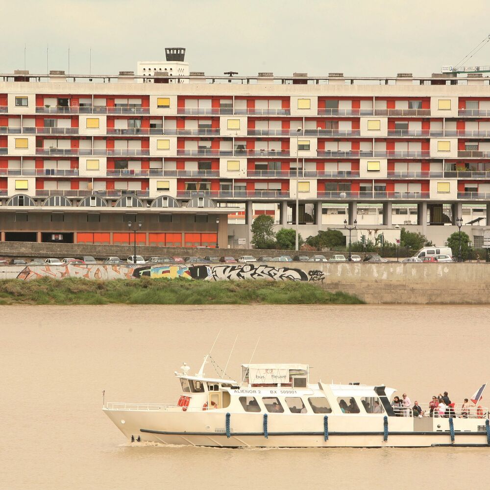 La caserne depuis la Garonne, 2013.