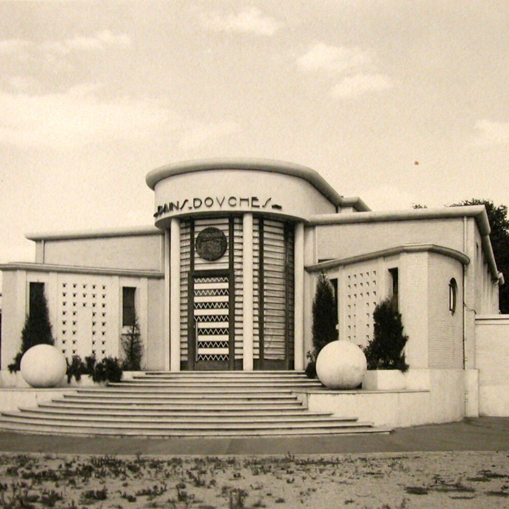 Les bains-douches, photo industrielle du Sud-Ouest, vers 1930.