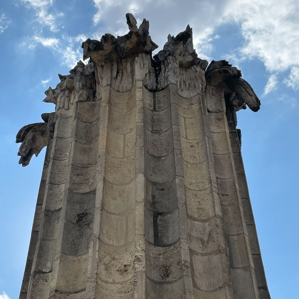 Détail de la colonne. Fontaine de la Grave, François Bonfin, architecte, 1788. 