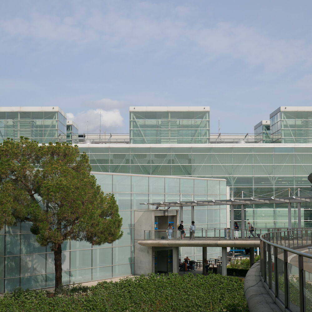 Vue actuelle de la façade Hall A, 2000-2005.