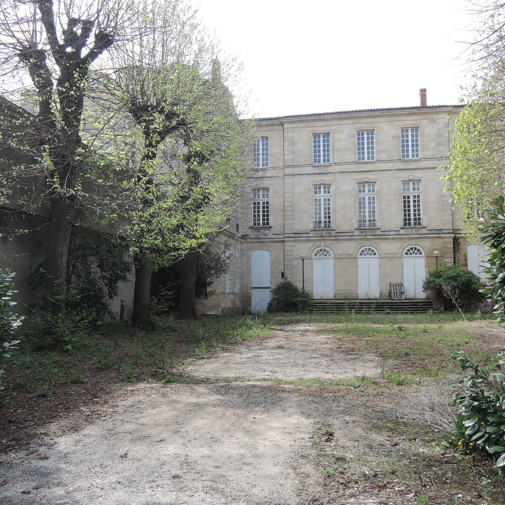 Vue de la façade sur jardin