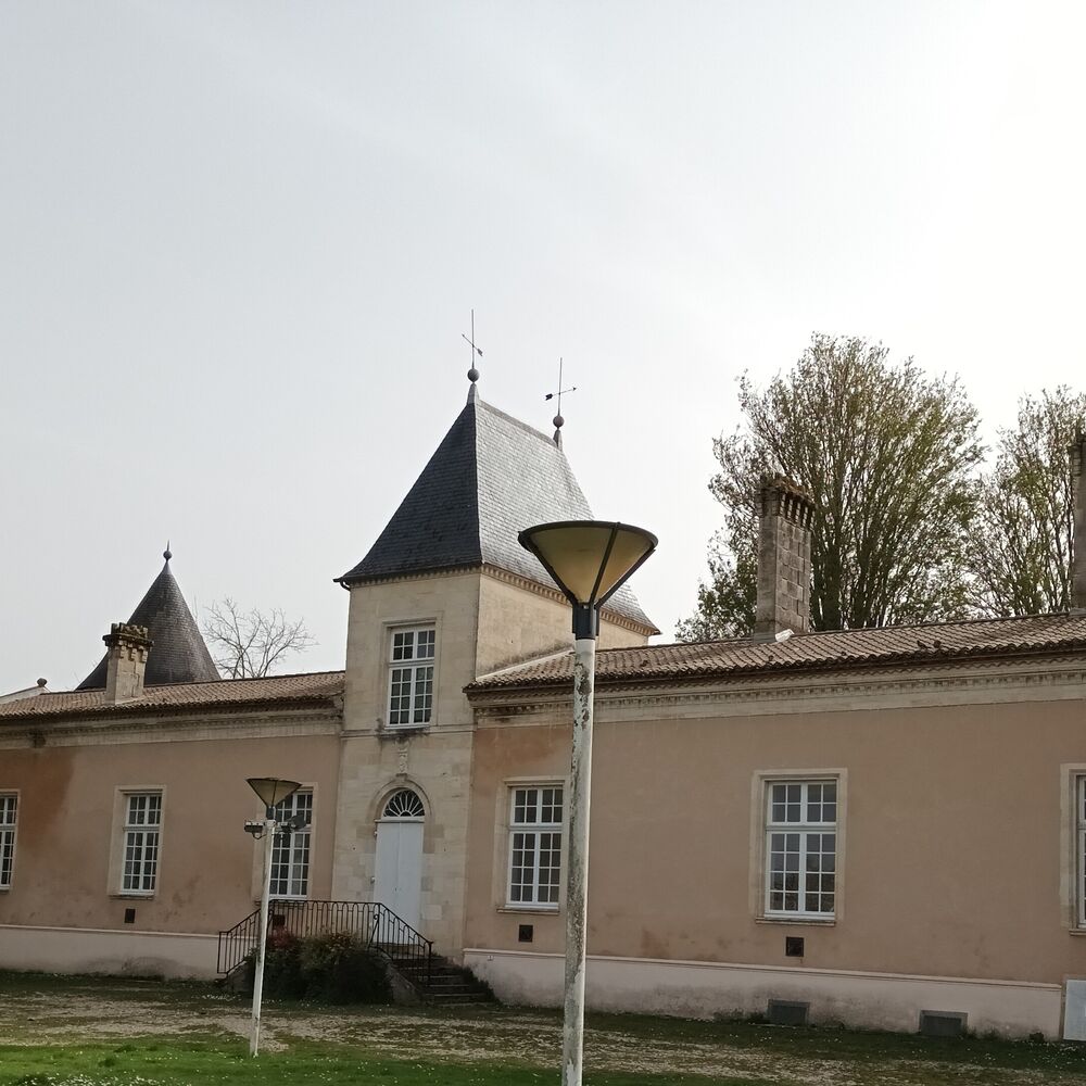 Château façade avenue du taillan