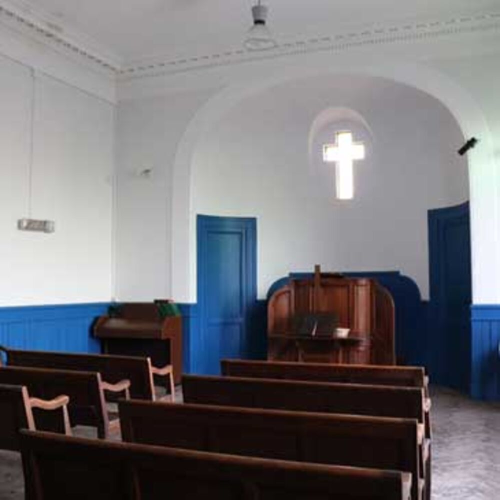 Intérieur de la chapelle du cimetière protestant