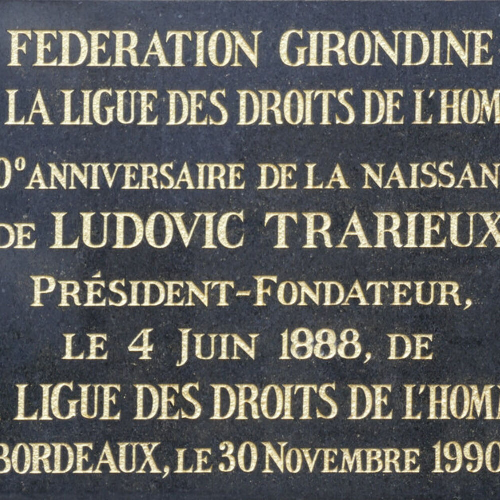 Plaque commémorative du 150e anniversaire de la naissance de Ludovic Trarieux, fondateur de la Ligue