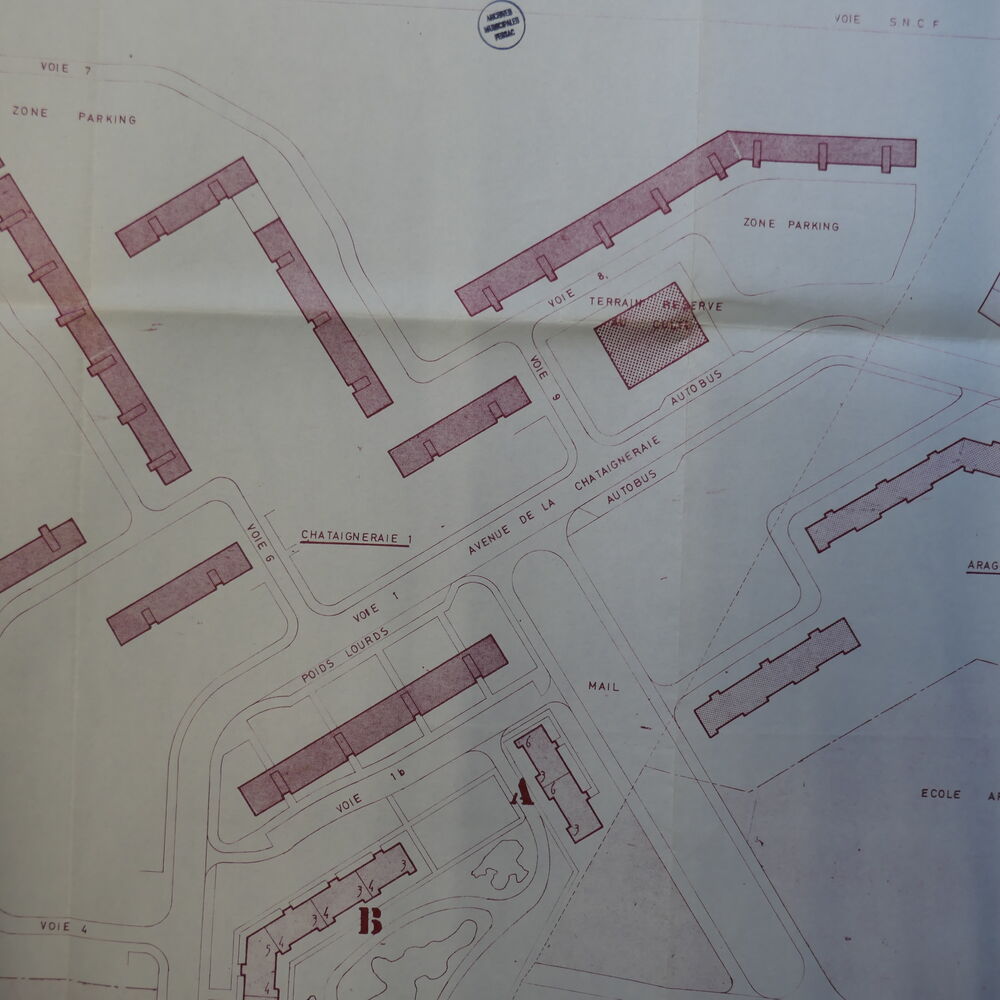 Le plan de masse de l'ensemble collectif Châtaigneraie / Arago, avec l'emplacement réservé au culte.