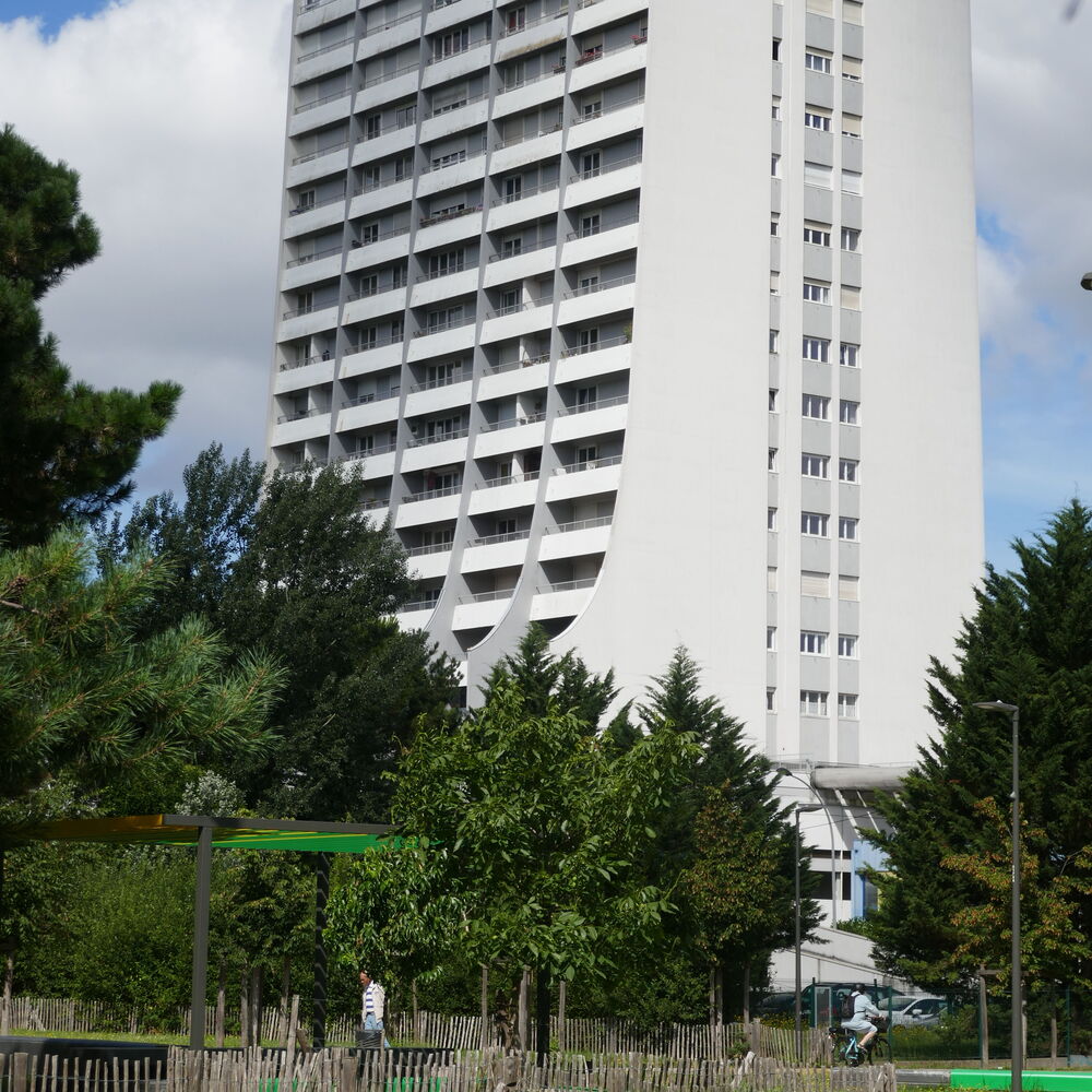 Vue d'ensemble, depuis les jardins partagés à l'est.