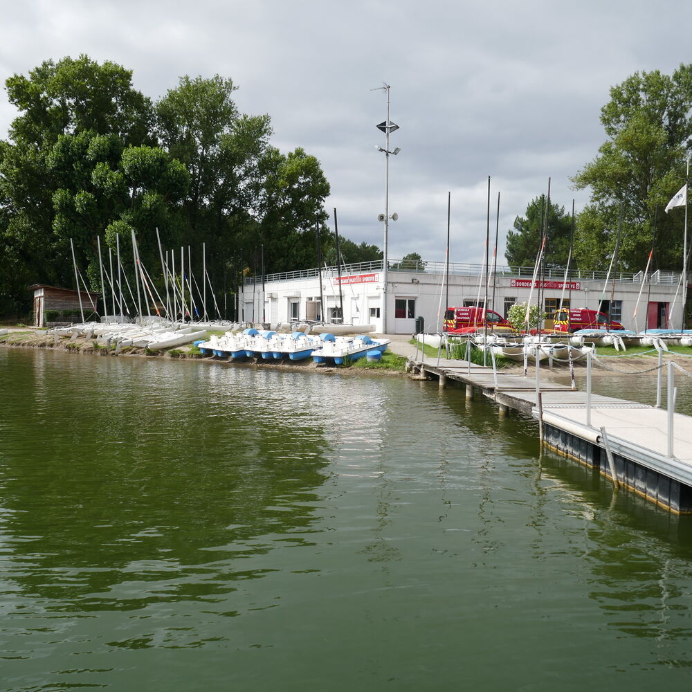 Vue d'ensemble, depuis l'un des quais.