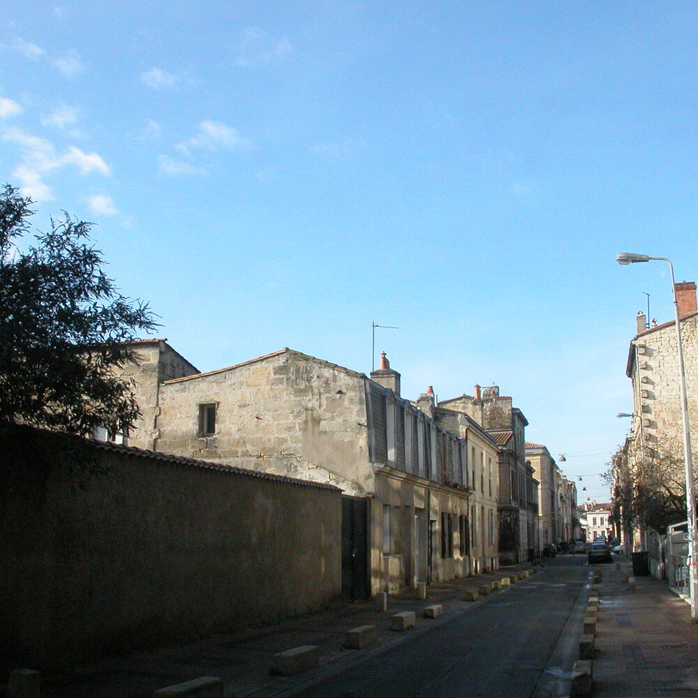 Mur de clôture sur la rue Sauteyron