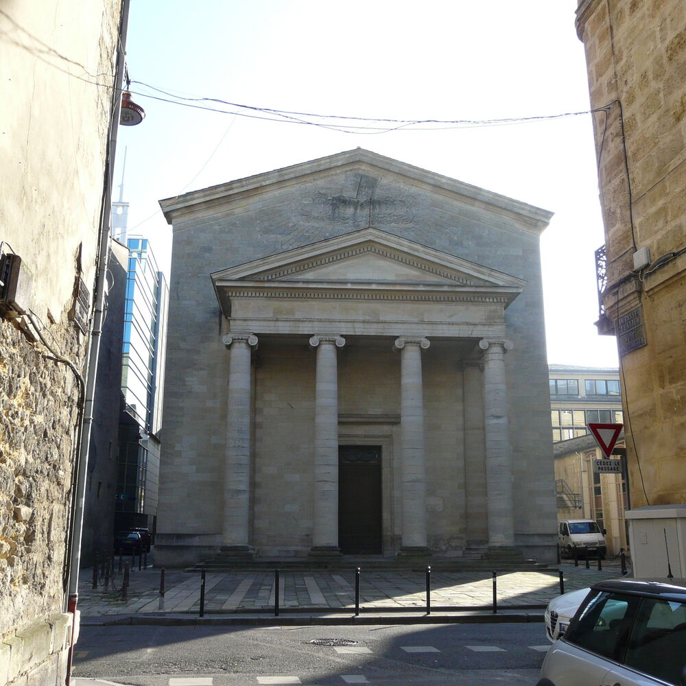 Façade principale dans son contexte 