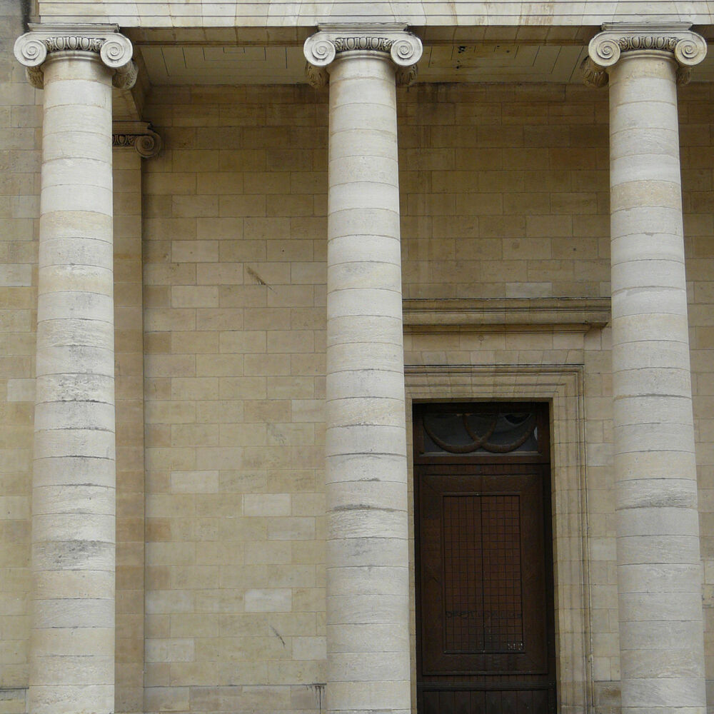 Détail des colonnes corinthiennes, façade principale