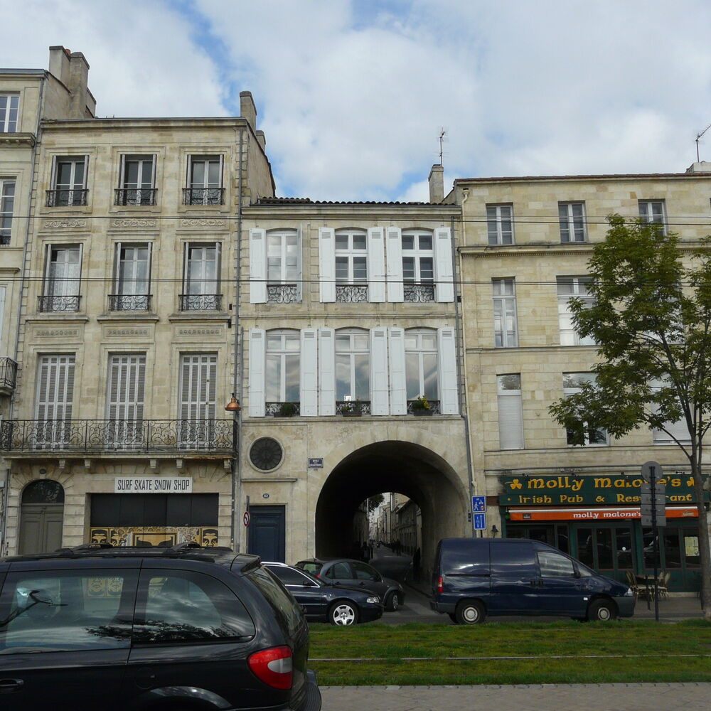 Vue générale du passage depuis le quai des Chartrons