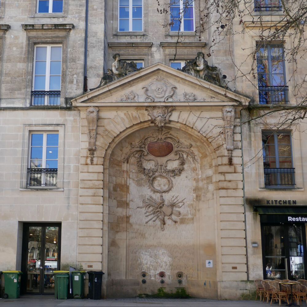 Vue depuis la place Saint-Projet