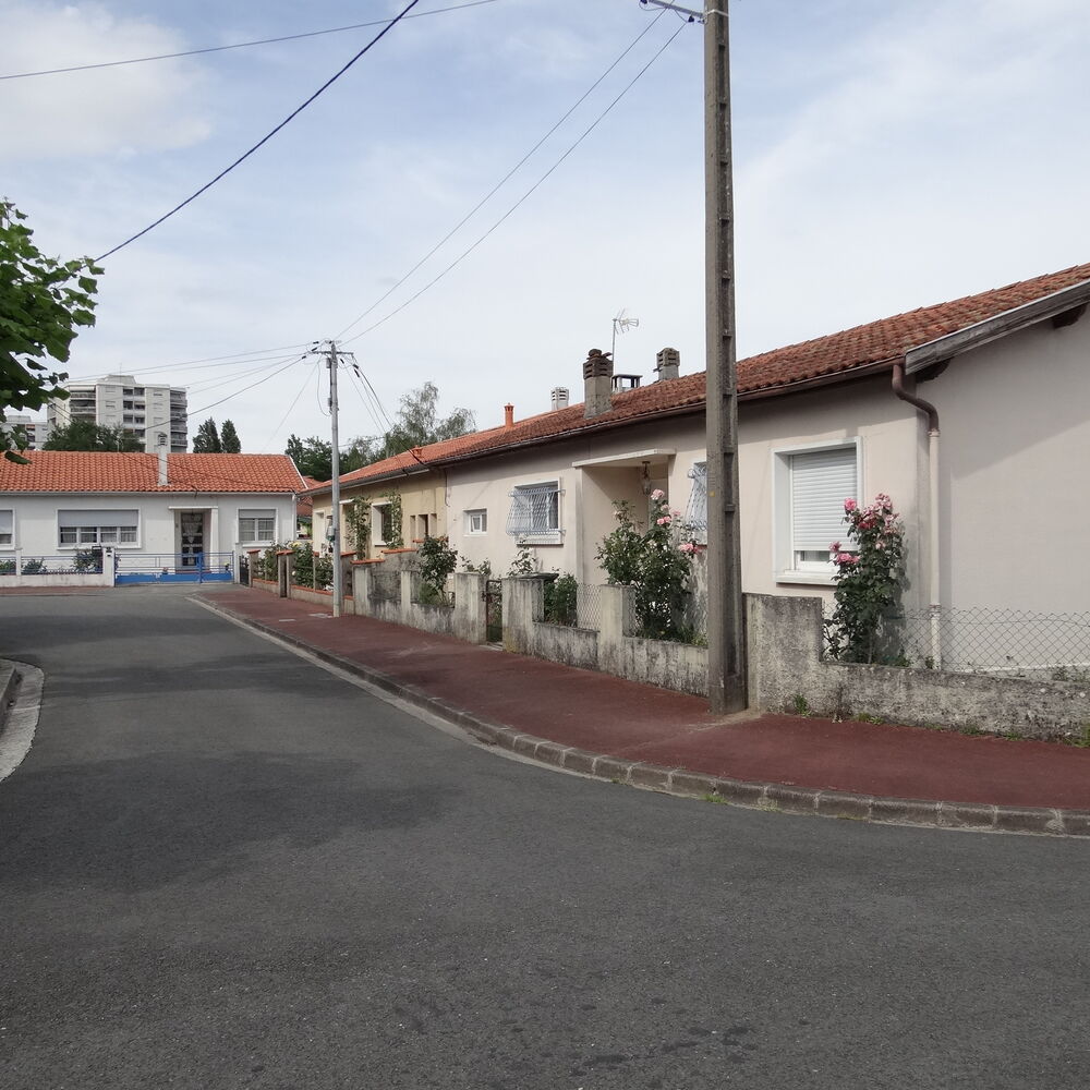 Un exemple de maisons jumelées en rez-de-chaussée en 2017.