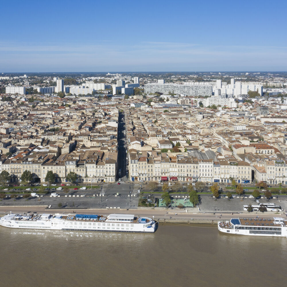 Vue vers Bordeaux à hauteur du cours de la Martinique