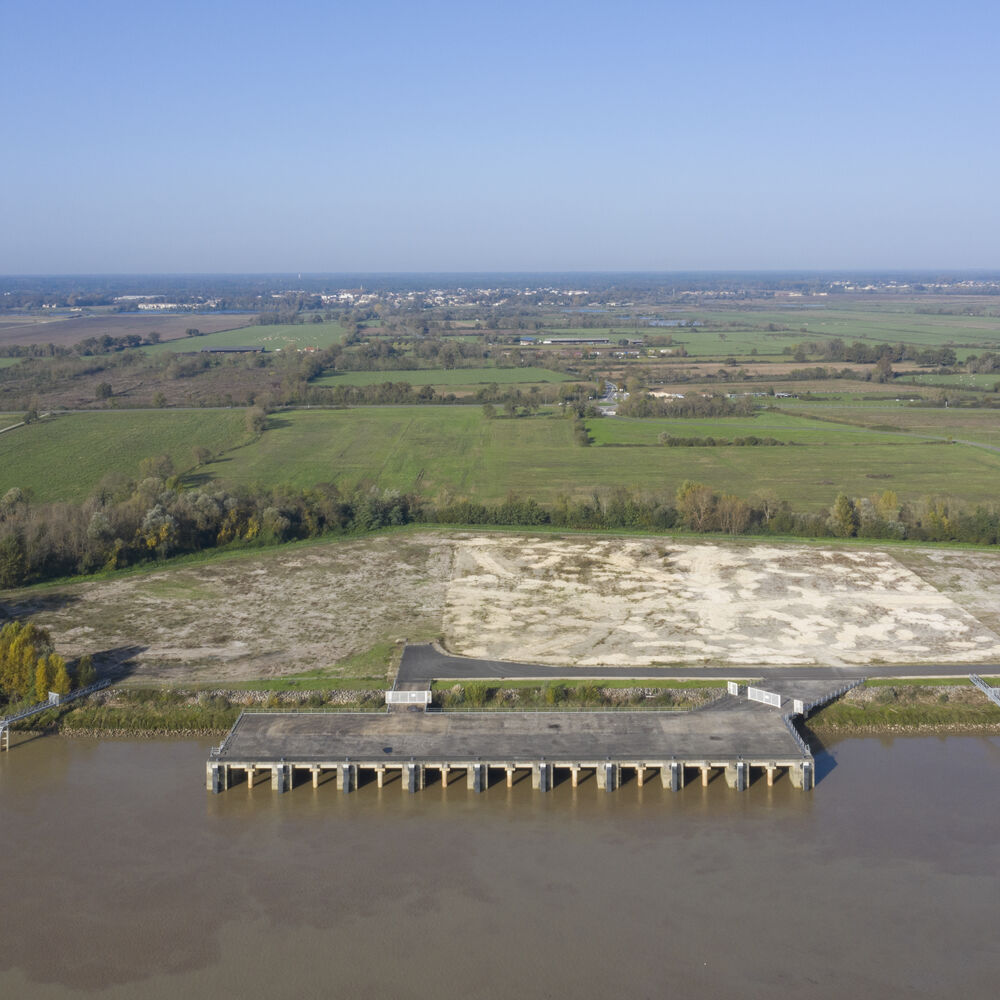 Vue vers Parempuyre à la hauteur de Grattequina