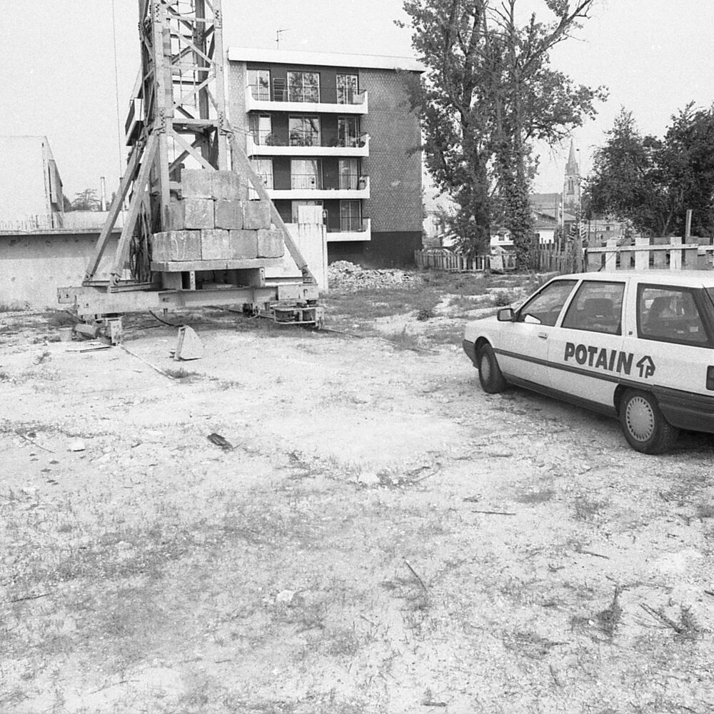 La résidence Le Club en cours d'achèvement, vers 1975.