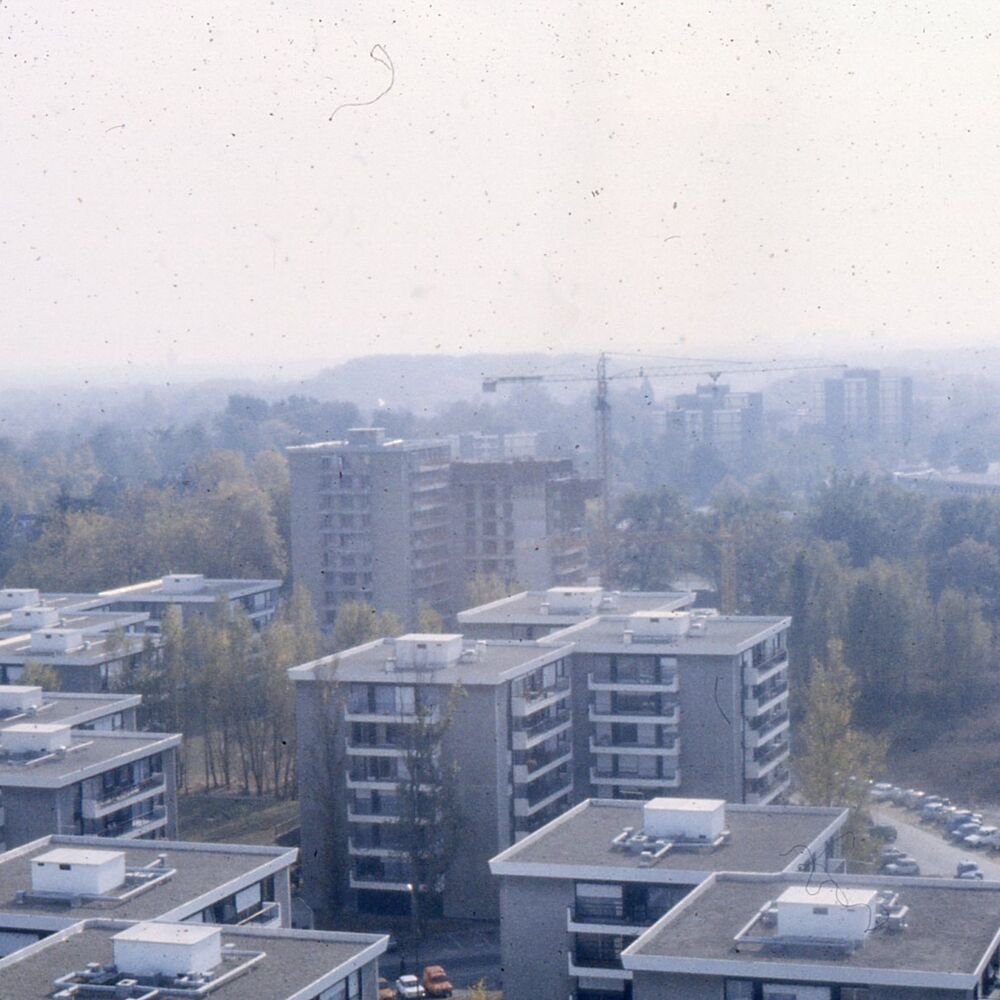 La résidence Le Club en cours d'achèvement, vers 1975.