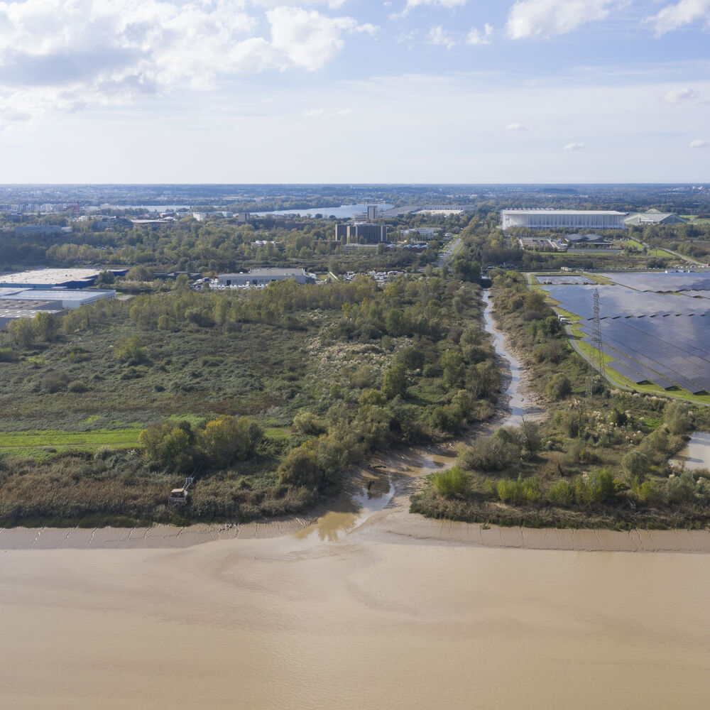 Vue vers Bordeaux et Bruges à la hauteur de l'embouchure de la Jallère