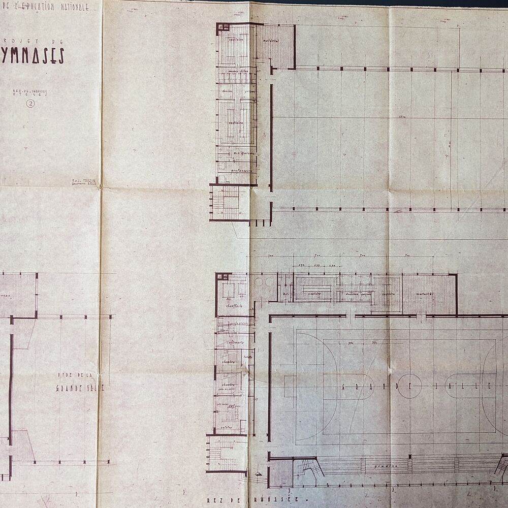 Plans des rez-de-chaussée et premier étage par les architectes Robert et Jacques Touzin en 1954.