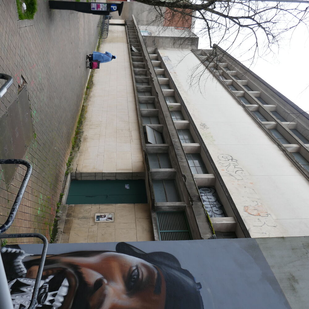 La façade principale vue depuis le cours Barbey.