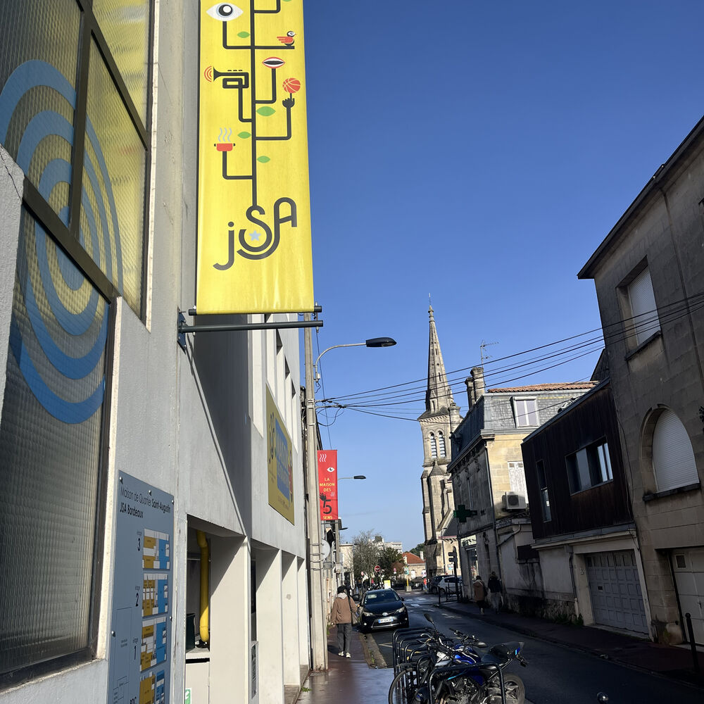 Façade principale du complexe JSA