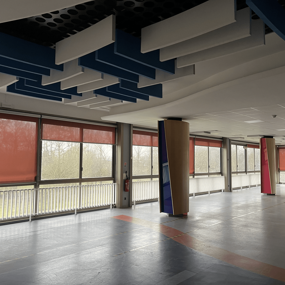 Façade vitrée de la cantine