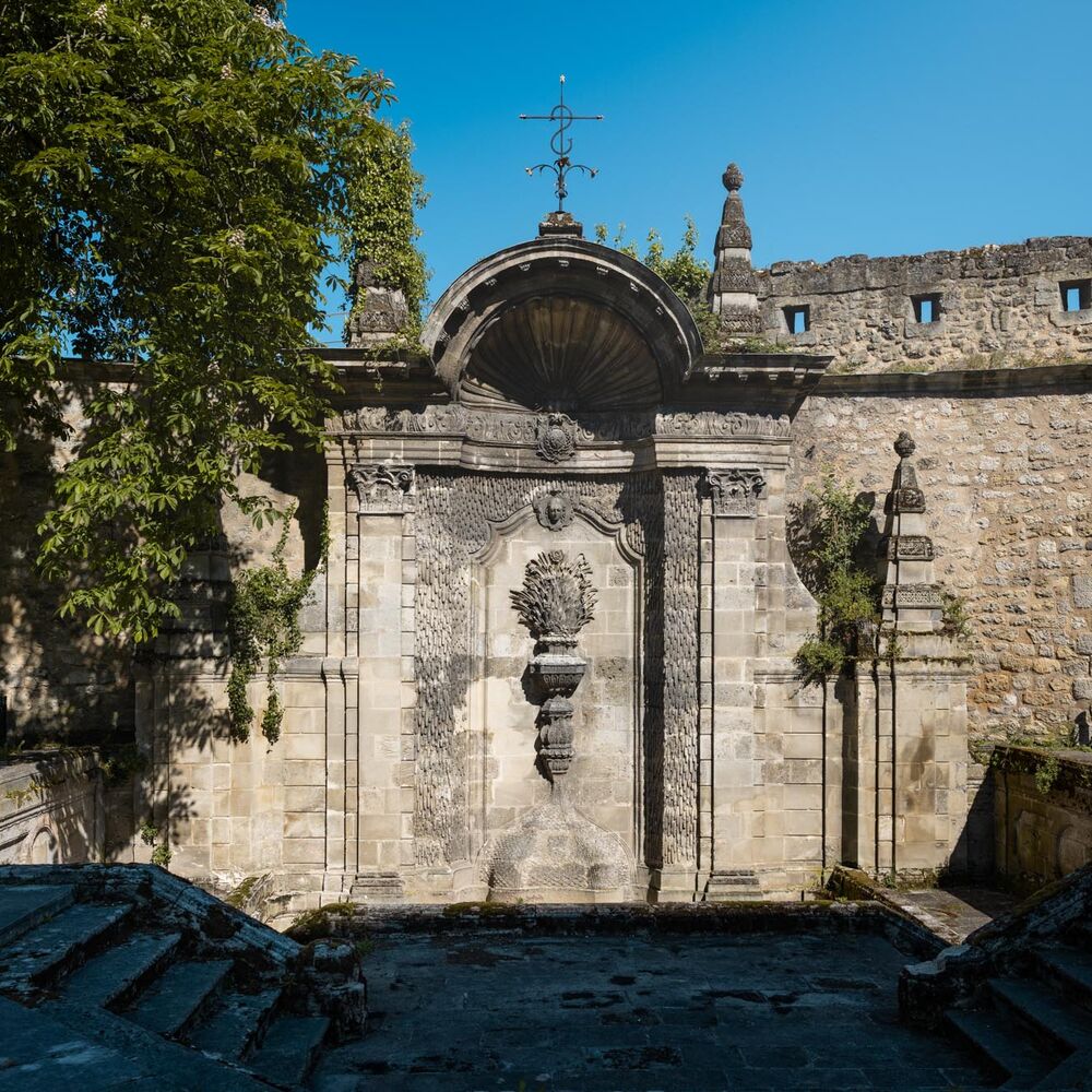  Square Dom Bedos