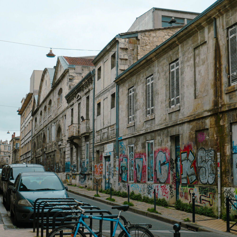 Vue des façades depuis la rue Paul Broca