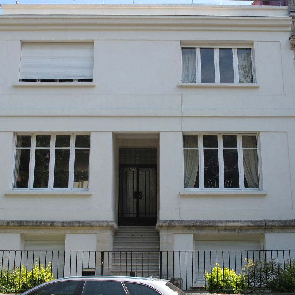 Façade principale donnant sur la rue du Bocage et le Parc Bordelais.