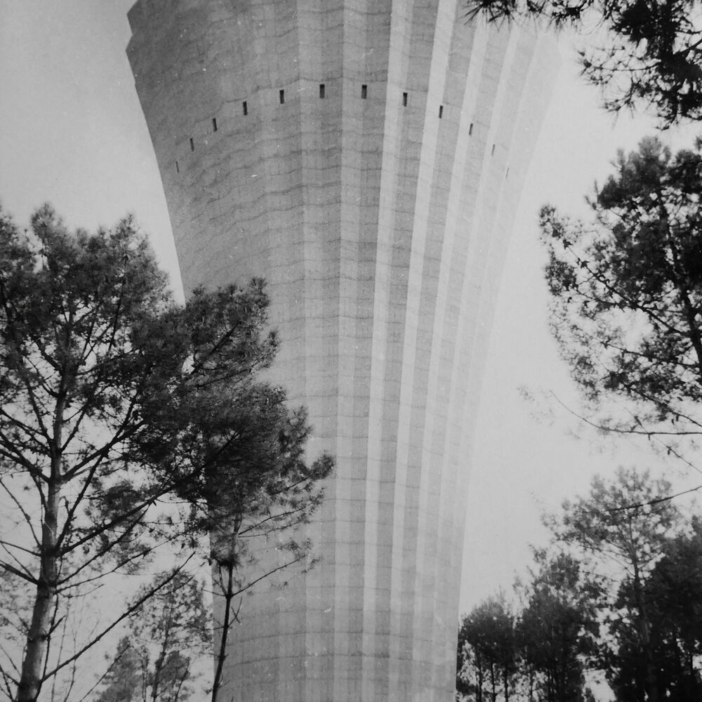 Le château d'eau à sa livraison en 1964.