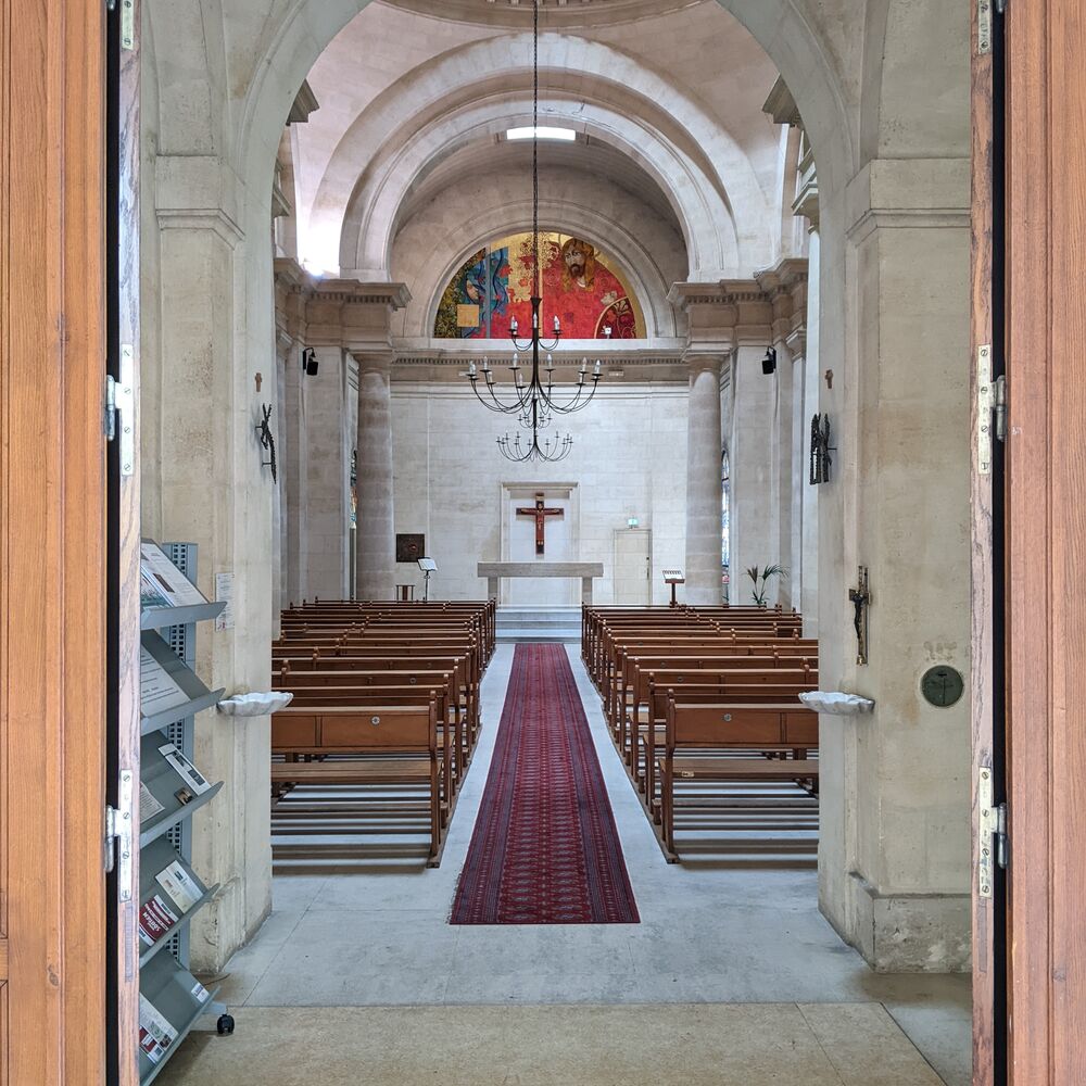 Vue intérieure depuis l'entrée.