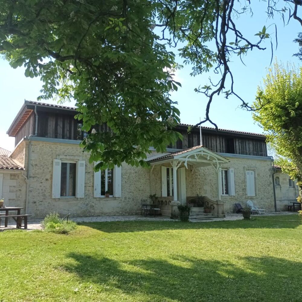 Domaine de Garat s’étend sur 5 000 mètres carrés sur le chemin des Plateaux
