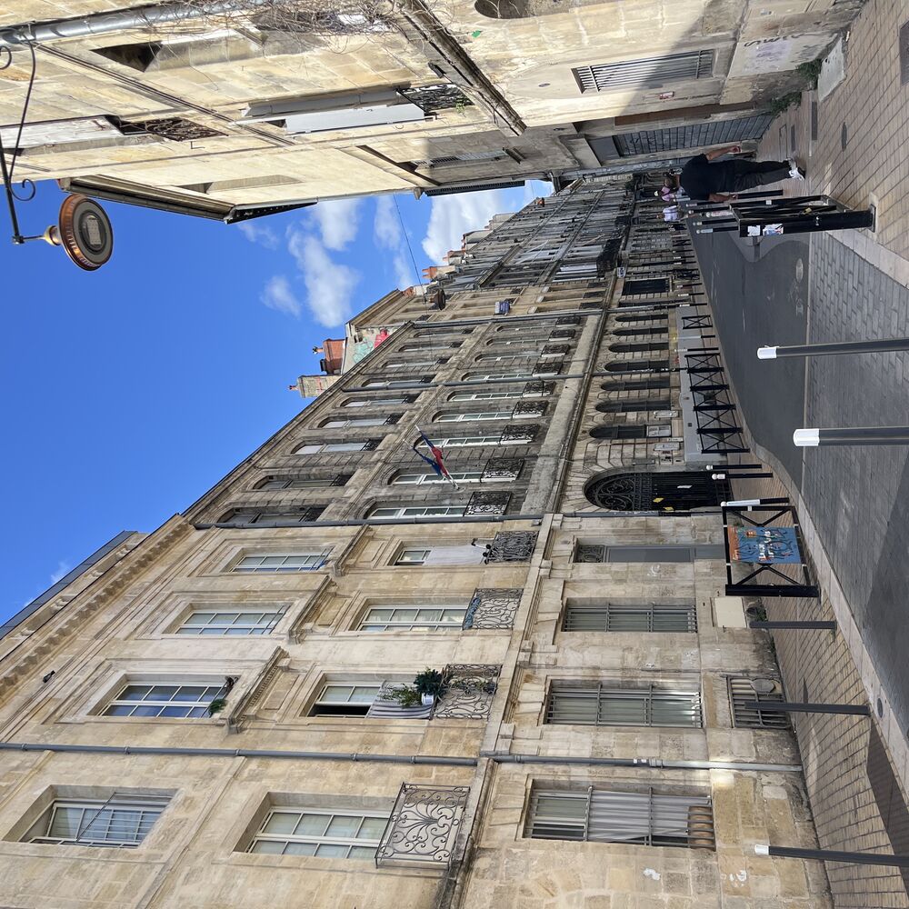 Façade principale rue des Menuts
