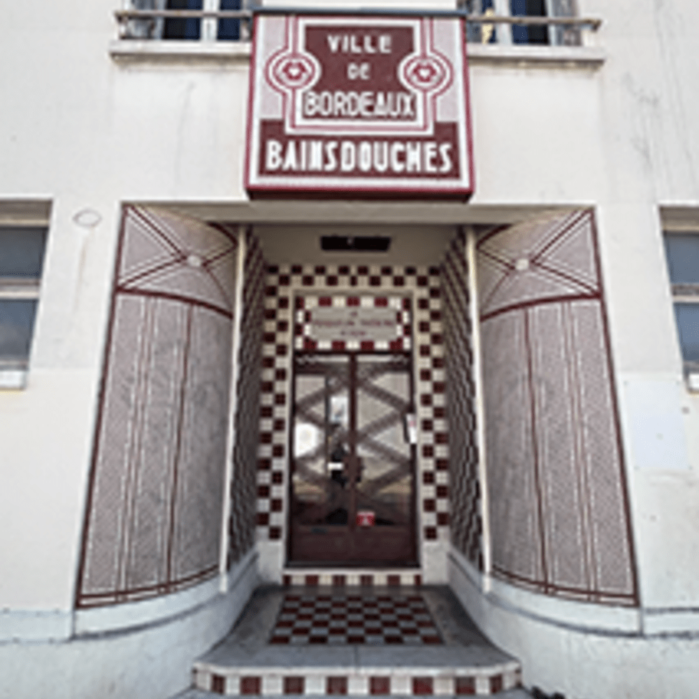 Entrée du bâtiment 