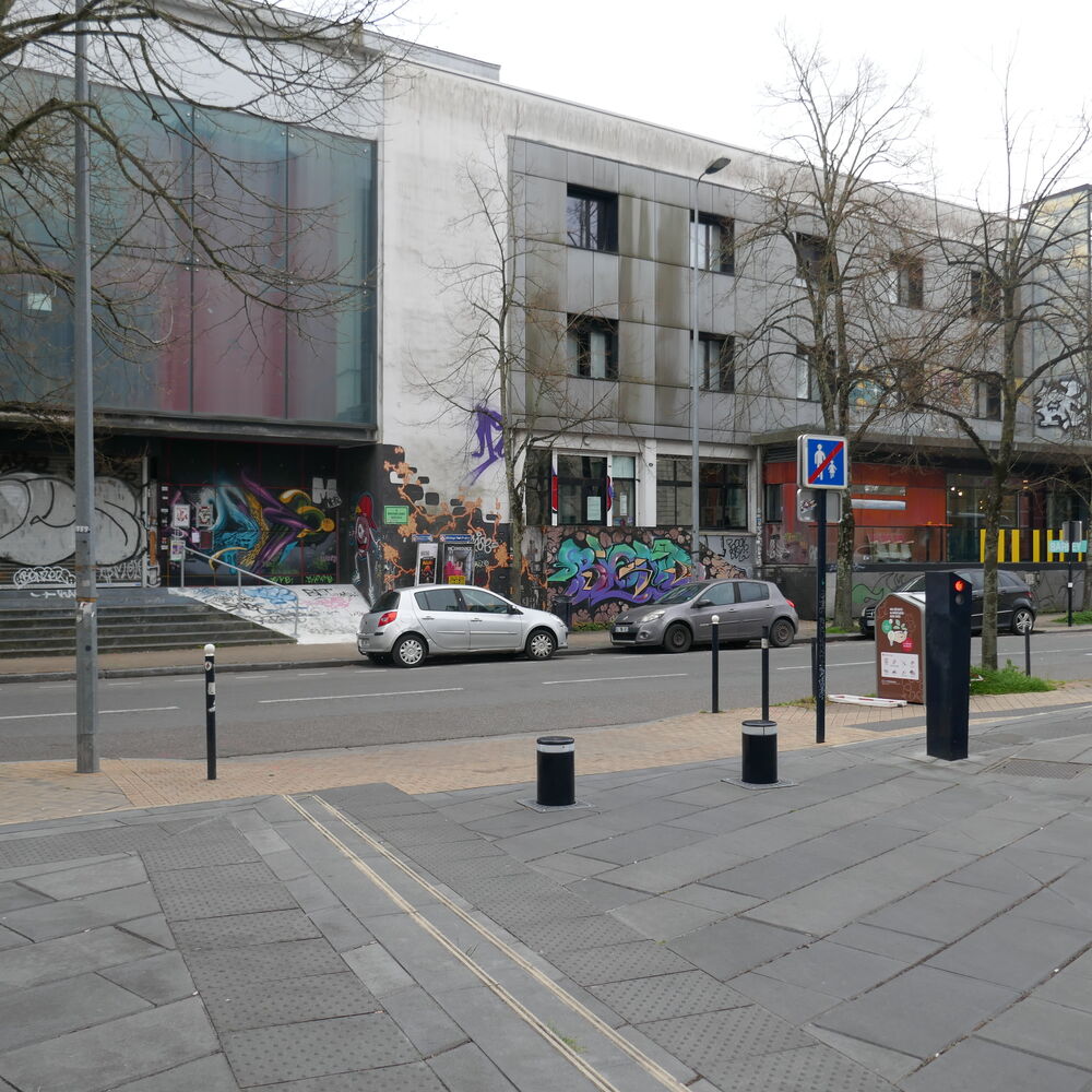 Façade principale cours Barbey