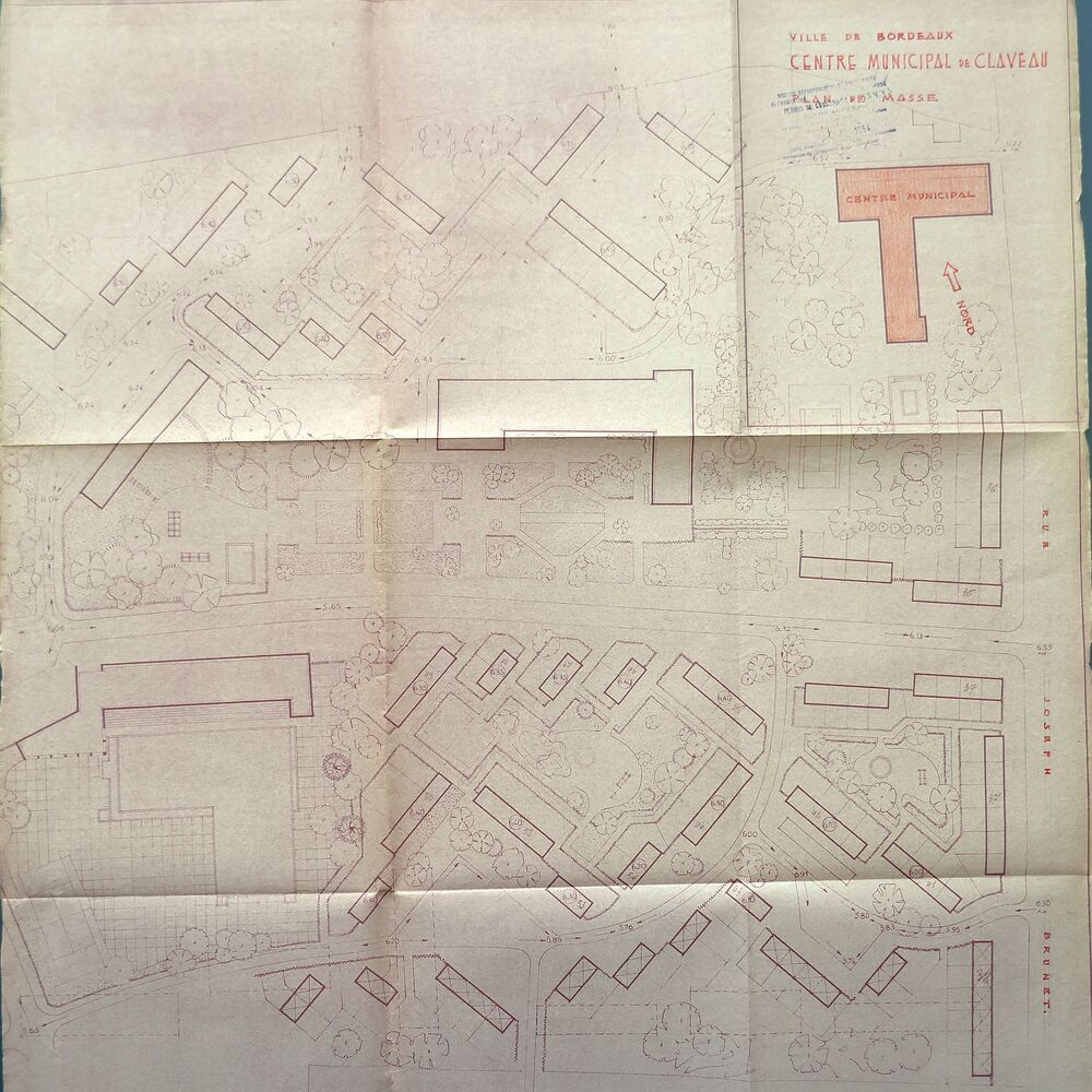 Plan de masse du centre municipal dans l'ensemble de la cité Claveau, 1953.