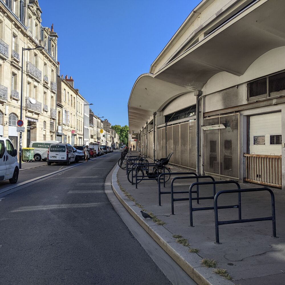 La façade nord de la halle B en 2026.