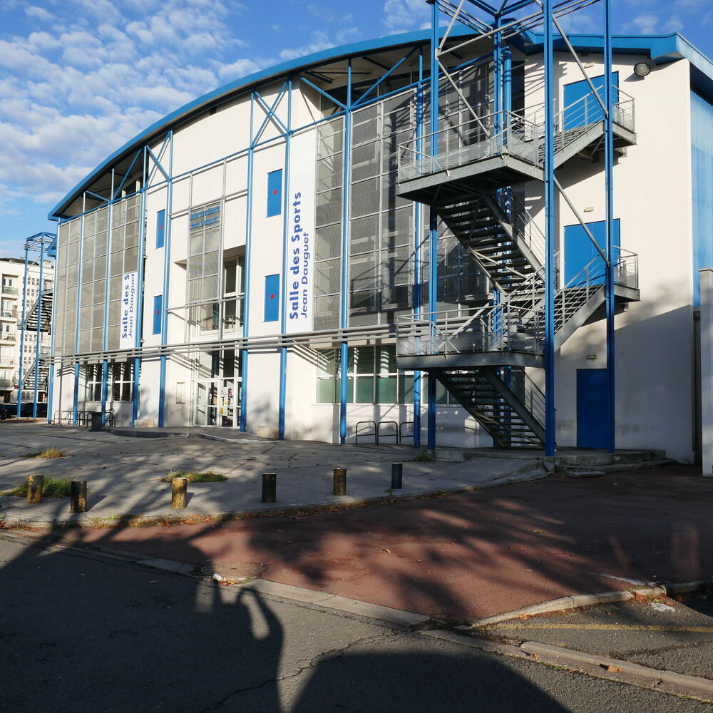 Vue de la nouvelle façade d'entrée
