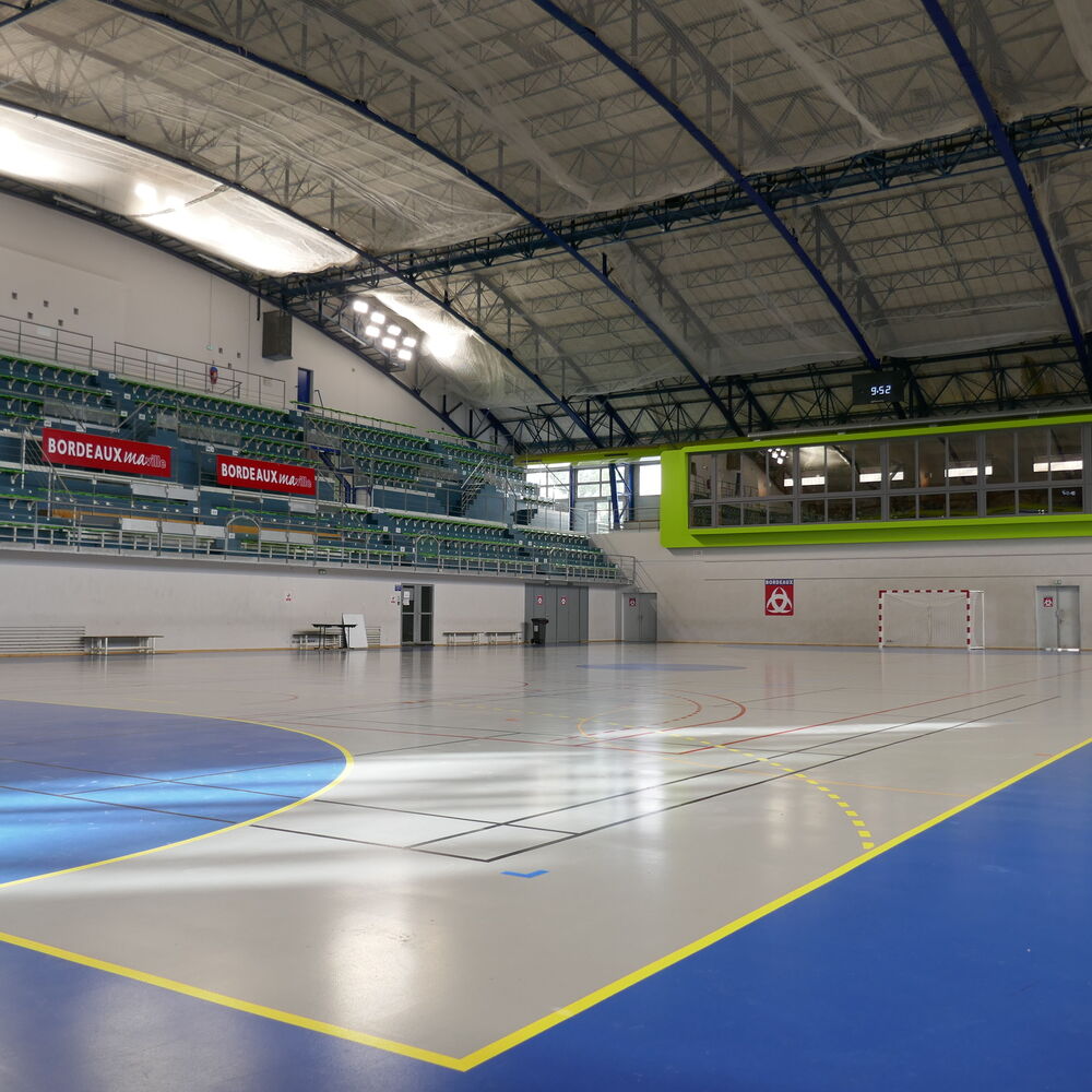 Vue de la nouvelle salle et des tribunes