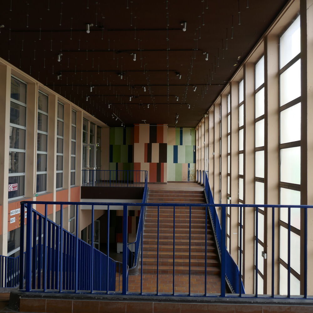 Vue du hall et de l'escalier 