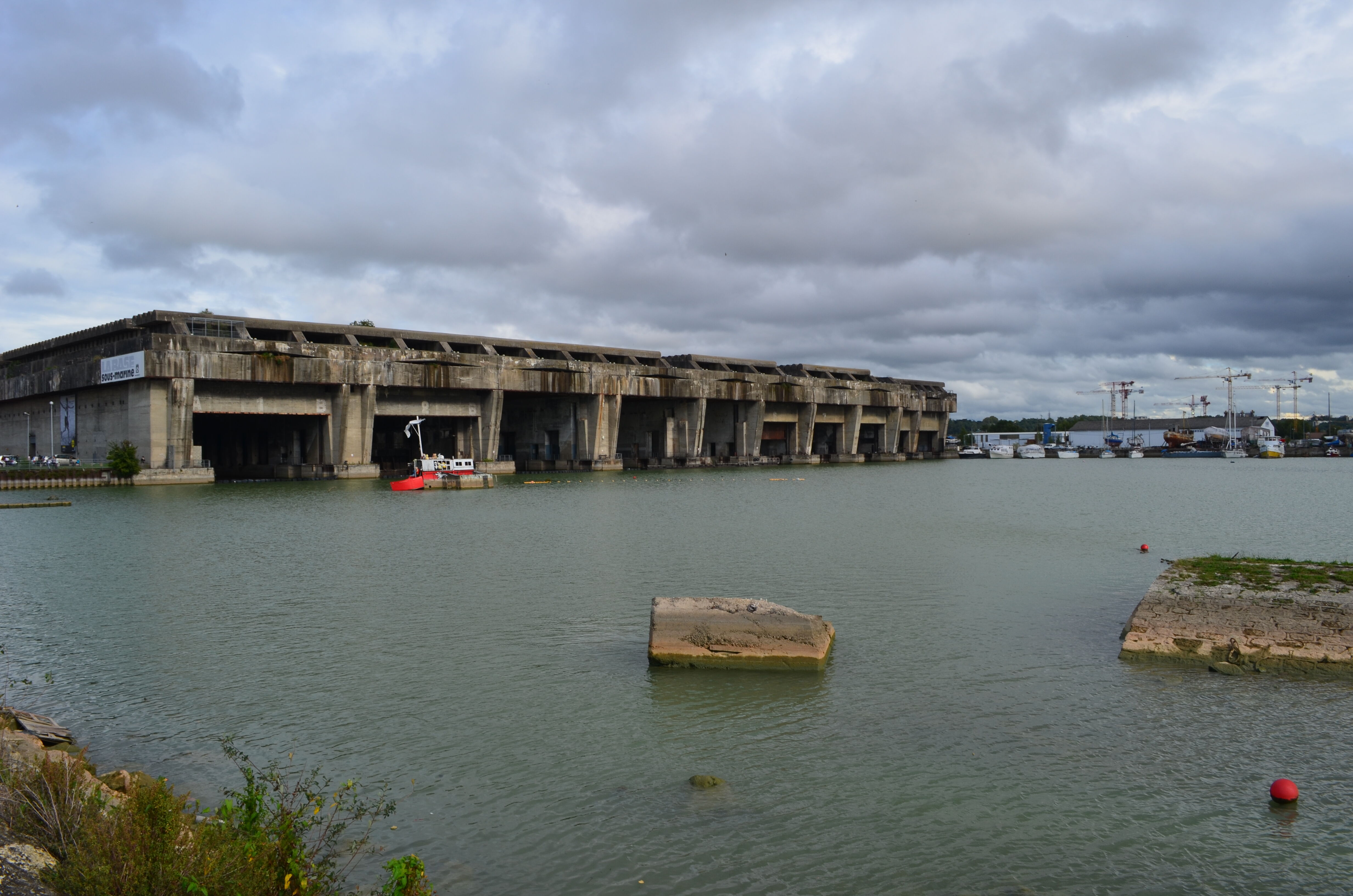 la base sous-marine, vue depuis le petit bassin, 2013_FG