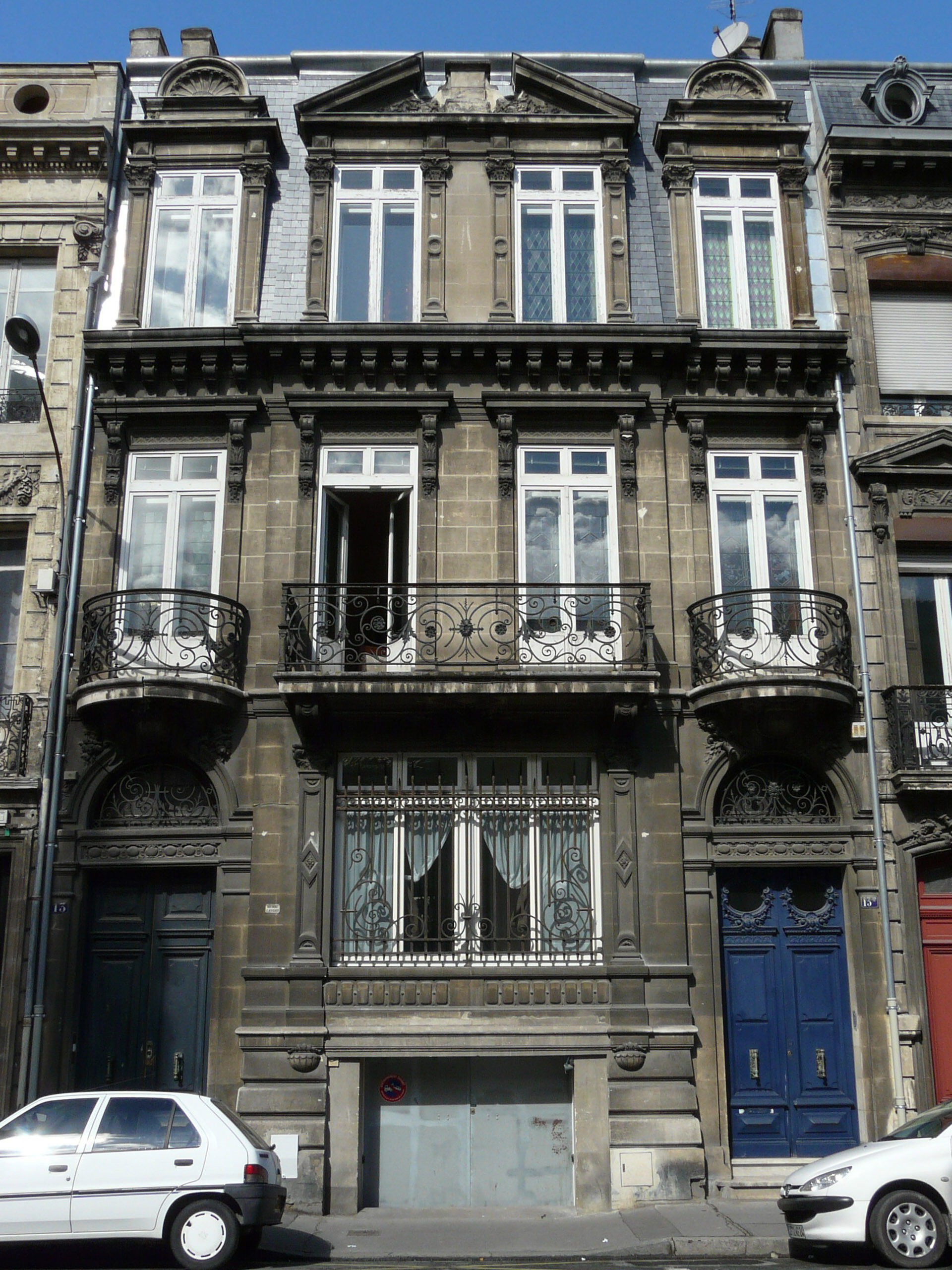 Vue de la façade de l'immeuble, 13 cours Saint-Louis. Bordeaux