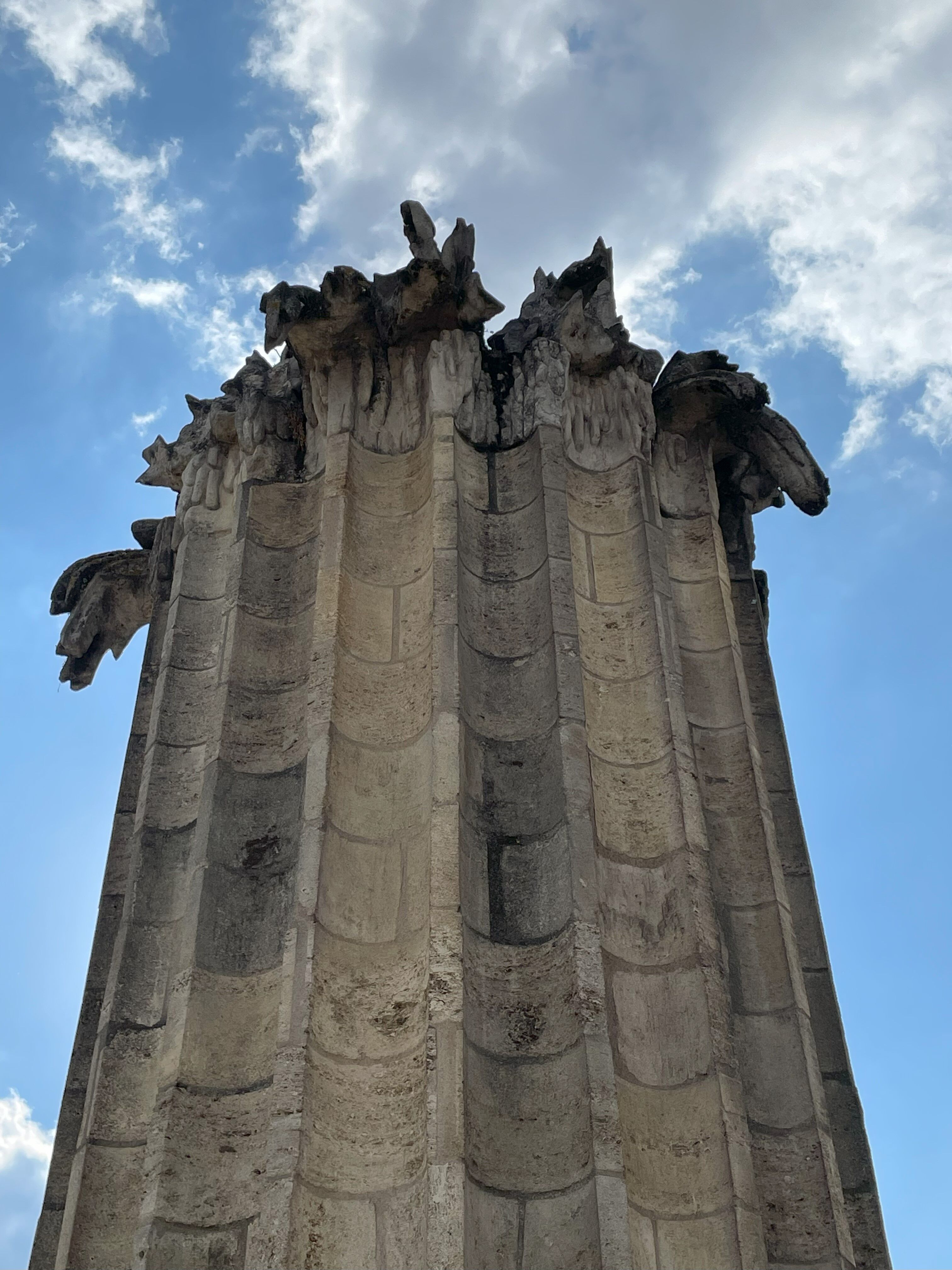 Détail de la colonne. Fontaine de la Grave, François Bonfin, architecte, 1788. 