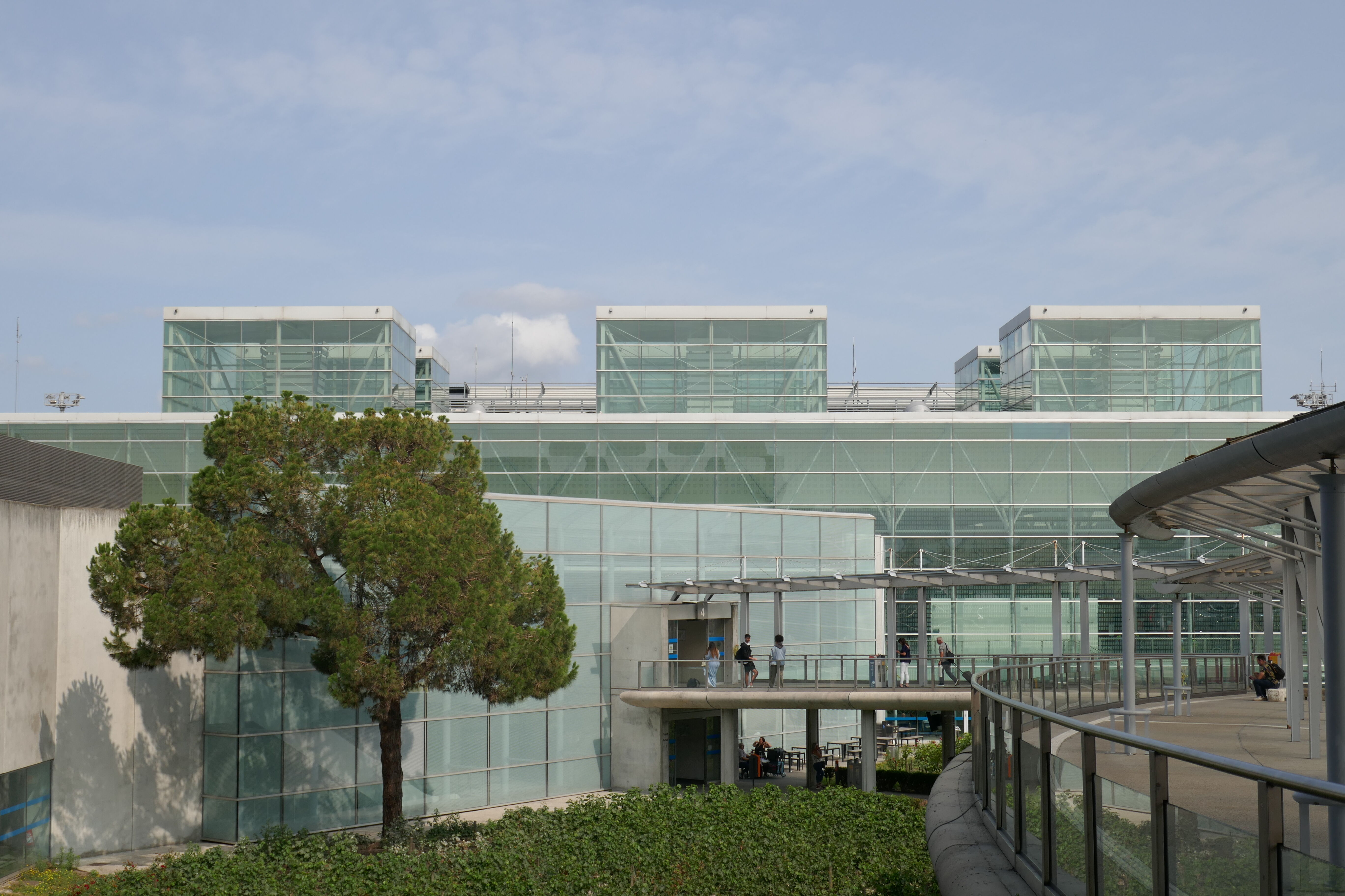 Vue actuelle de la façade Hall A, 2000-2005.