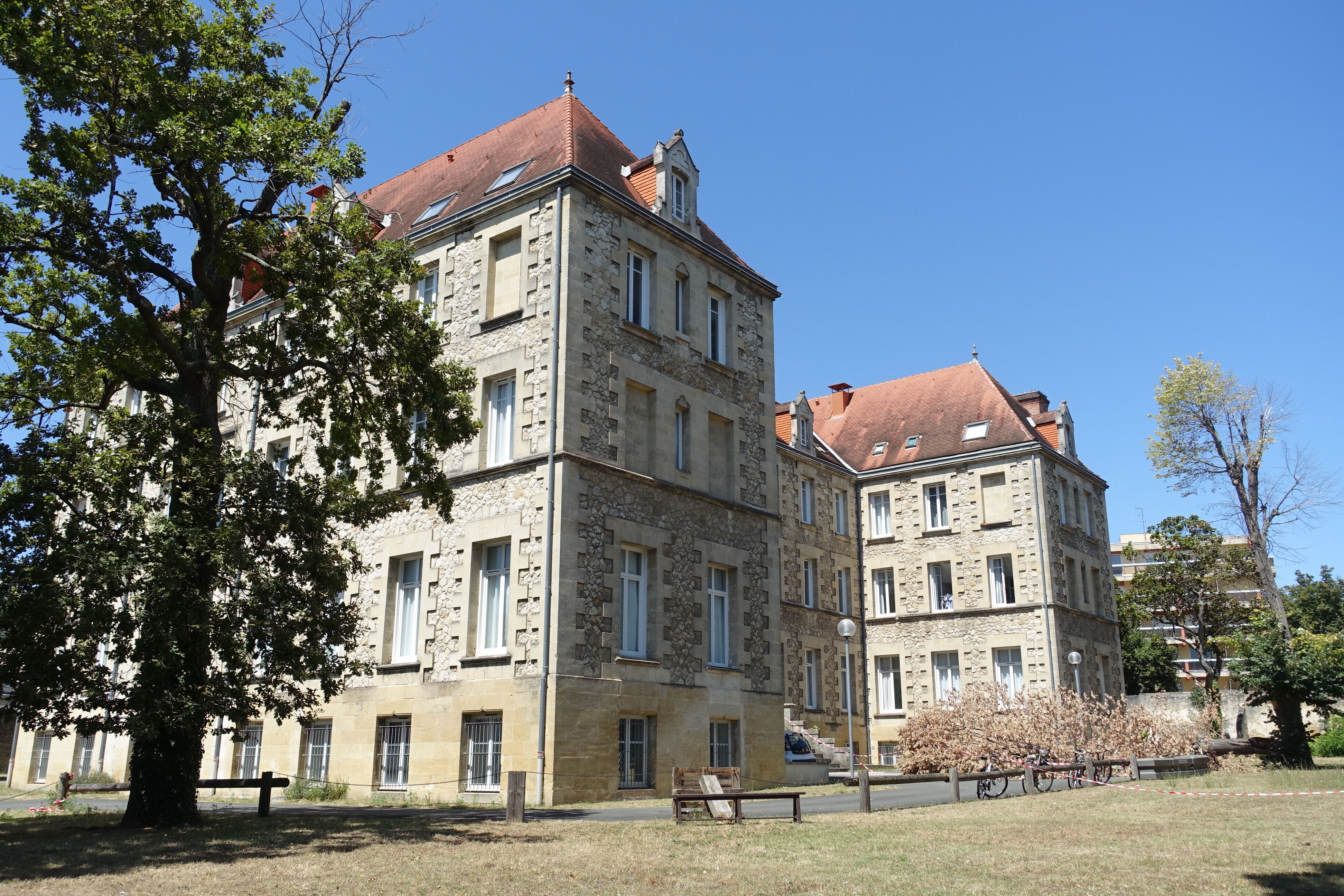 Façades des ailes arrières du couvent