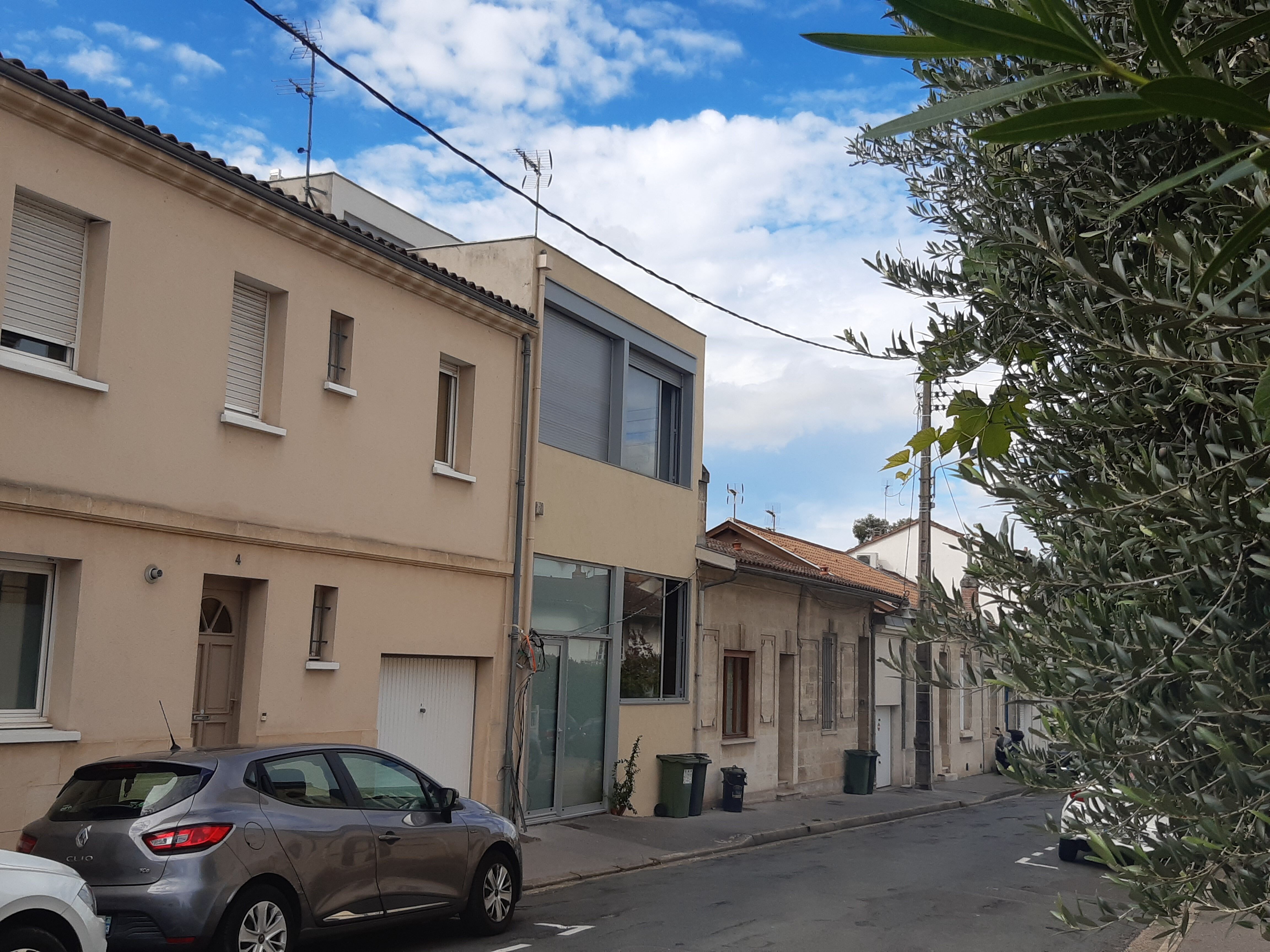 Façade sur la rue Jean de la Fontaine