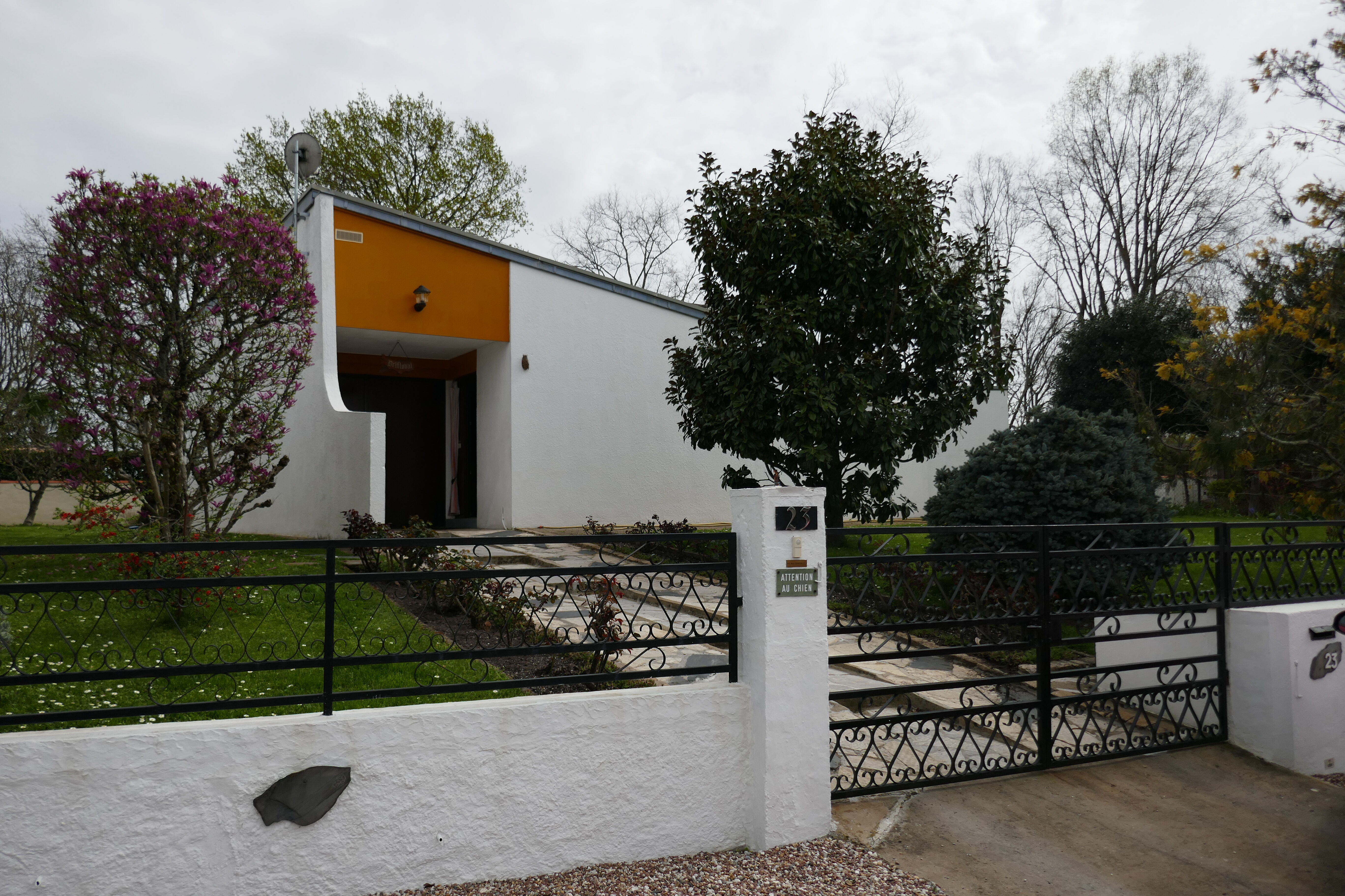 Maison individuelle dans l'îlot des architectes Andrault et Parat.