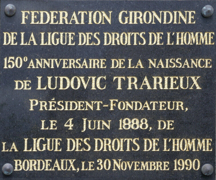 Plaque commémorative du 150e anniversaire de la naissance de Ludovic Trarieux, fondateur de la Ligue