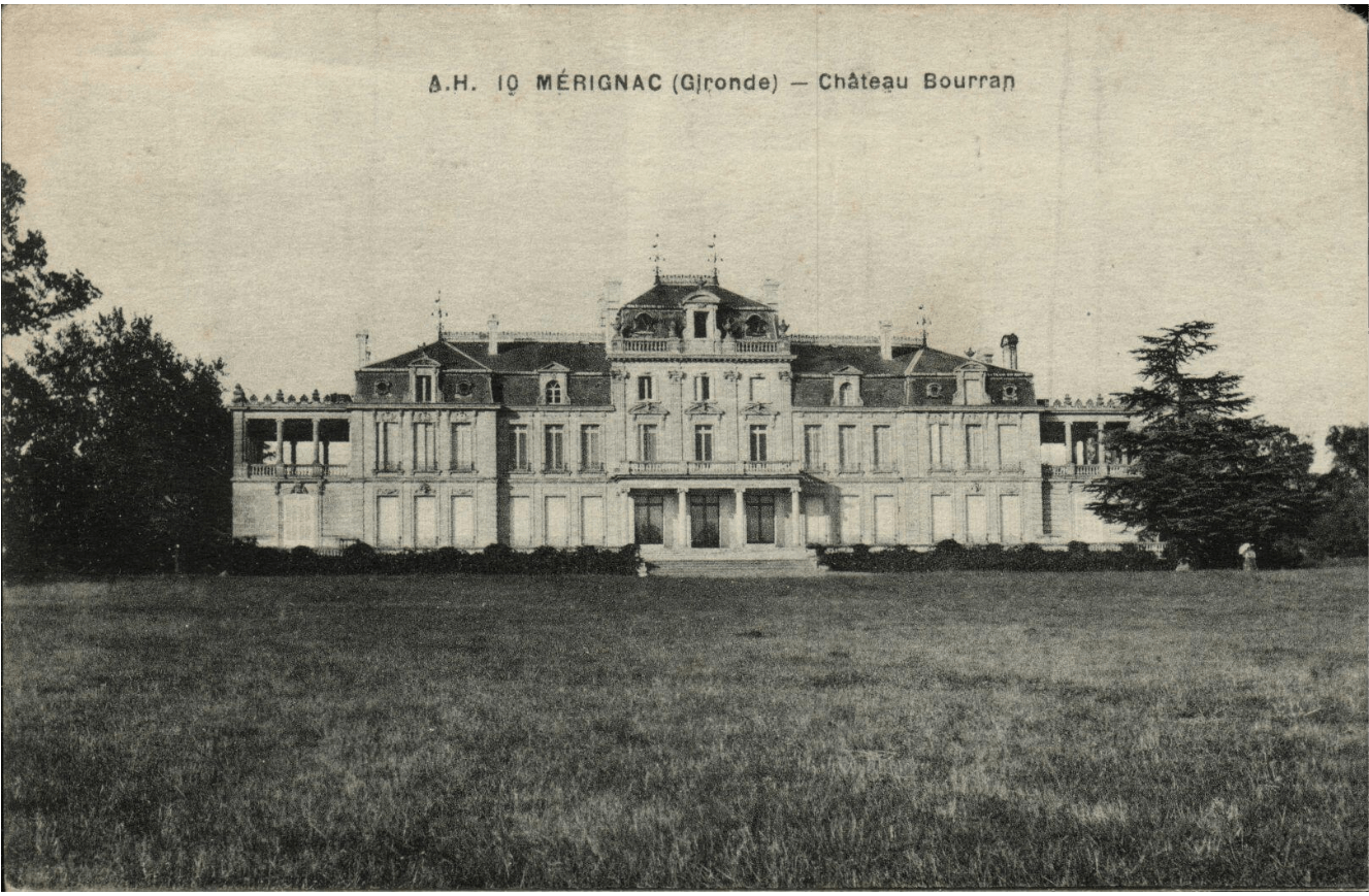 Vue de la façade sud du château depuis le parc, carte postale de 1915